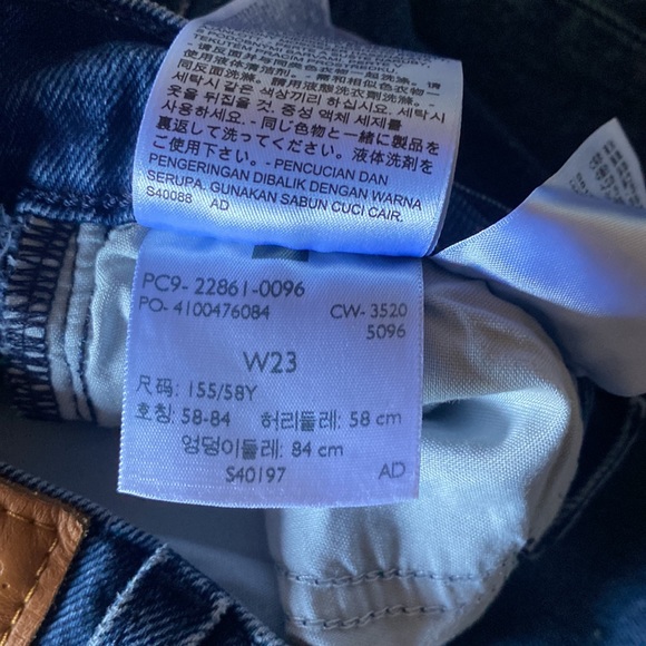 Levi’s - Picture 5 of 6